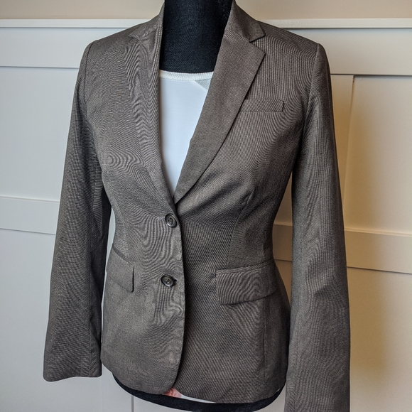 Banana Republic - Picture 1 of 6